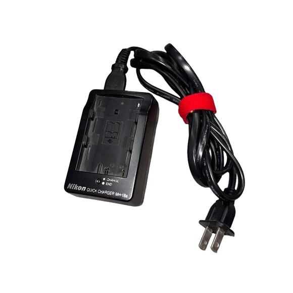 Nikon D80 Digital SLR Camera Bundle - Picture 14 of 16